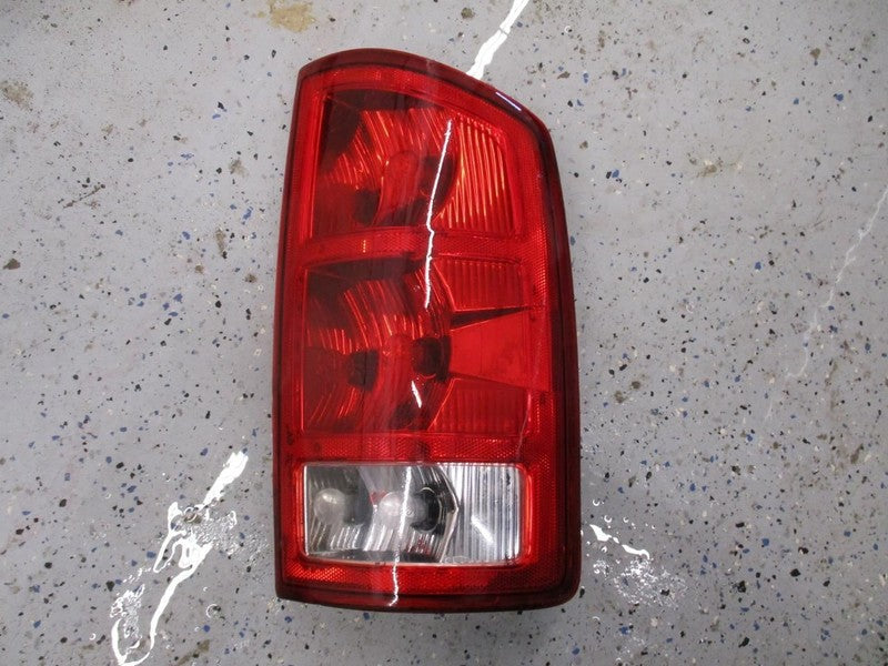 Passenger Right Tail Light Fits 02-06 DODGE 1500 PICKUP 1737152