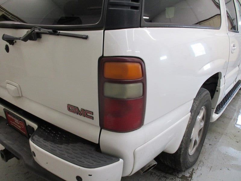Passenger Right Tail Light Fits 00-03 SUBURBAN 1500 1681595