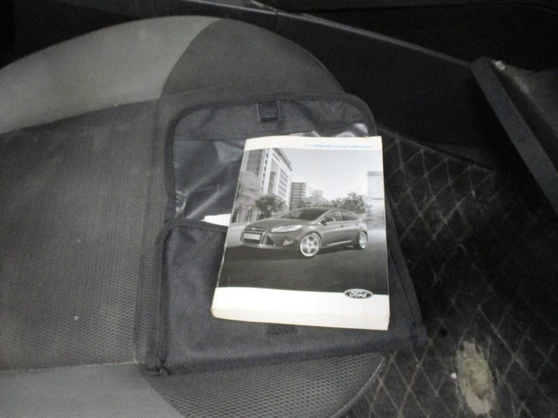 FOCUS     2013 Owners Manual 1642067