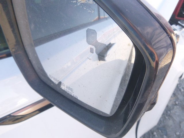 VELAR     2021 Door Trim Panel Rear 1611747