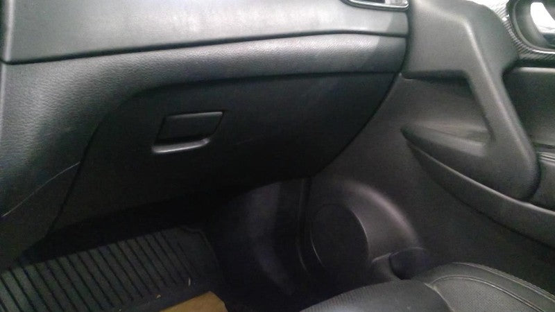 ROGUE     2017 Glove Box 1894590