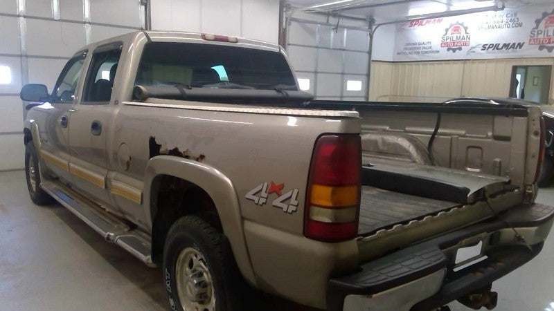 SILVRDO15 2002 Front Seat 1981195