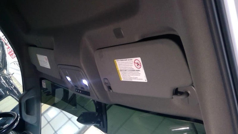 Passenger Sun Visor With Illumination Fits 19-25 SILVERADO 1500 PICKUP