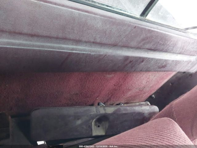 TCHEV2500 1995 CHEVY 2500 Front Seat 1793247