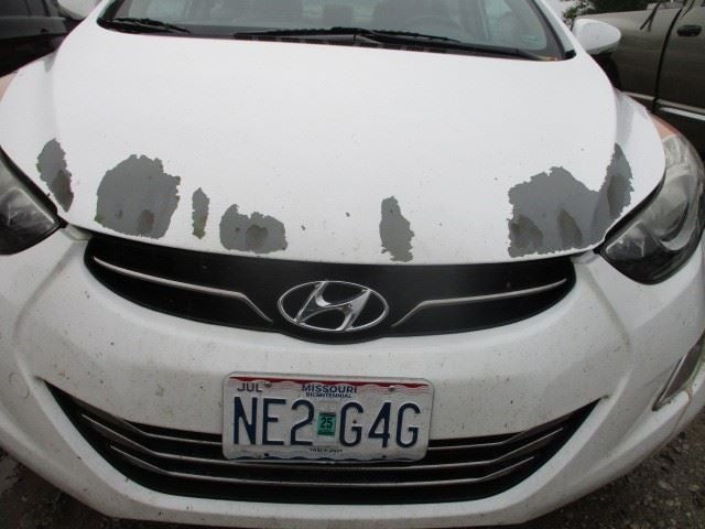 Grille Sedan Center Lower With Chrome Bars Fits 11-13 ELANTRA 1590349