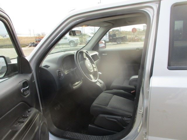 Passenger Side View Mirror Moulded In Black Power Fits 07-12 PATRIOT 1