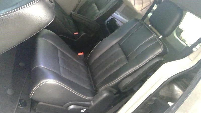 TOWN COUN 2014 Seat Rear 1896202