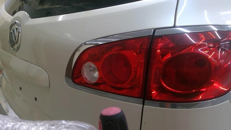Passenger Right Tail Light Lid Mounted Fits 08-12 ENCLAVE 2001011