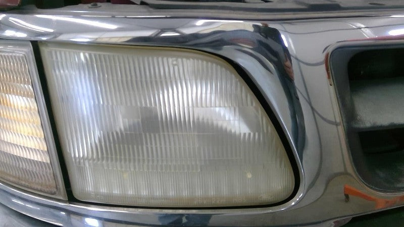 Passenger Headlight Heritage Fits 97-04 FORD F150 PICKUP 1879828