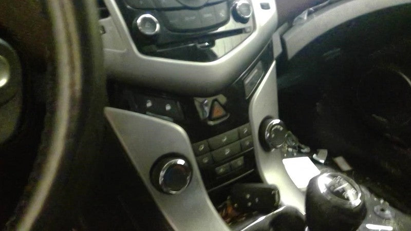 Temperature Control Without Heated Seat ID 95017054 Fits 11-12 CRUZE 1
