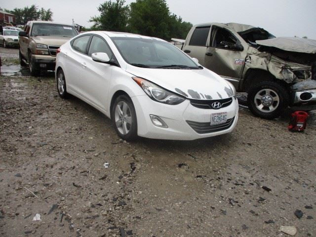 Grille Sedan Center Lower With Chrome Bars Fits 11-13 ELANTRA 1590349