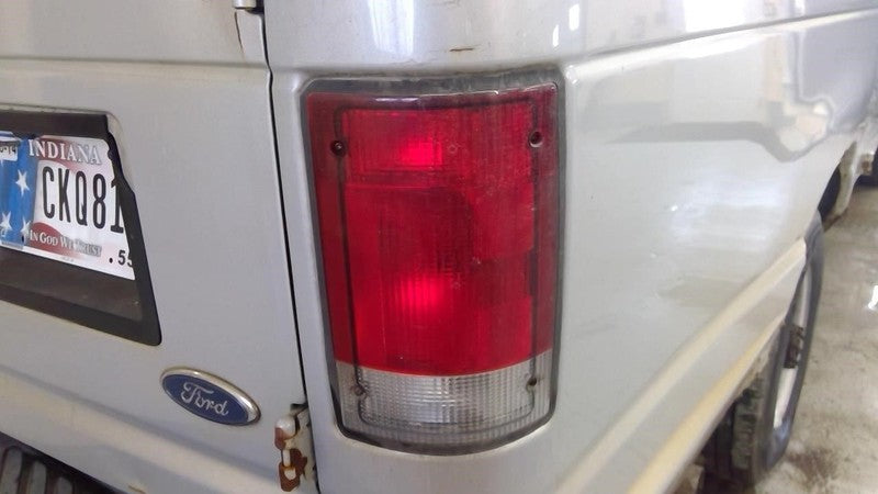 Fuse Box Engine Fits 05-08 FORD E150 VAN 1850922