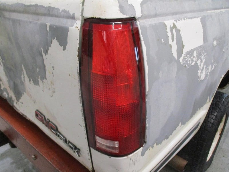 Passenger Tail Light Fleetside Fits 88-89 CHEVROLET 1500 PICKUP 192363