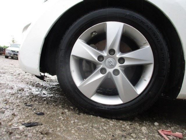 Grille Sedan Center Lower With Chrome Bars Fits 11-13 ELANTRA 1590349