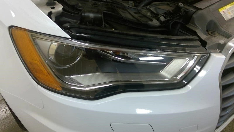 Passenger Headlight Xenon HID Self Adjusting Opt 8Q3 Fits 15-16 AUDI A