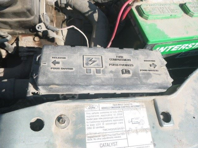 Audio Equipment Radio Receiver Am-fm-cd Fits 04-07 TAURUS 1582970