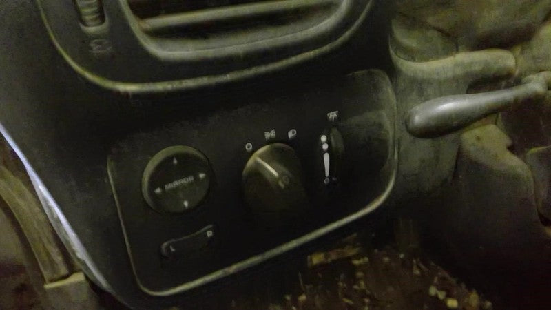 AC Compressor Without Rear AC Fits 01-04 CARAVAN 1931061