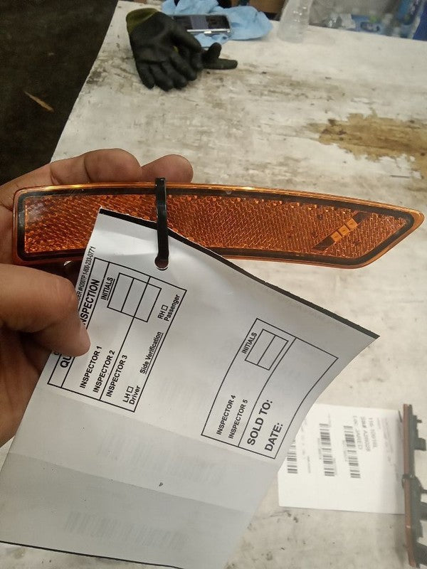 Passenger Corner/Park Light Side Marker Fits 20-25 CORSAIR 1736813