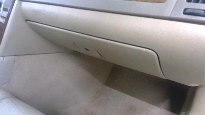 STS       2005 Glove Box 1992207