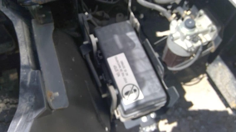 HCHE-LCF  2023 Fuse Box Engine 1945255