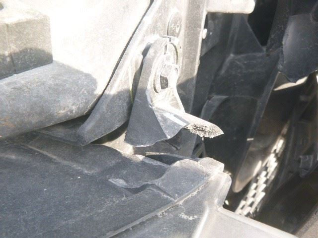 Console Front Floor Bucket Seats Fits 18 DODGE 2500 PICKUP 1511233