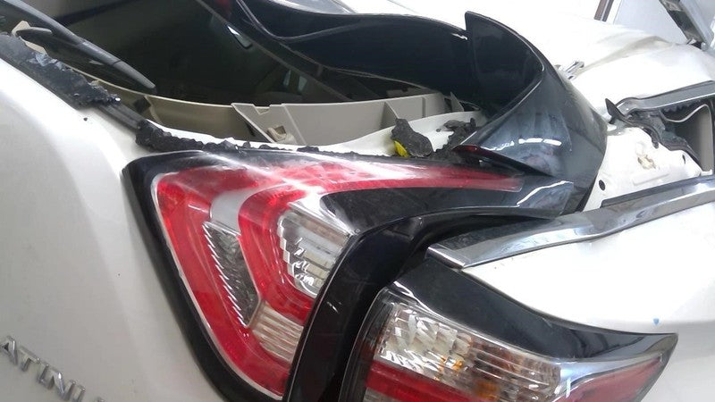 Passenger Right Tail Light Liftgate Mounted Fits 15-18 MURANO 1958599