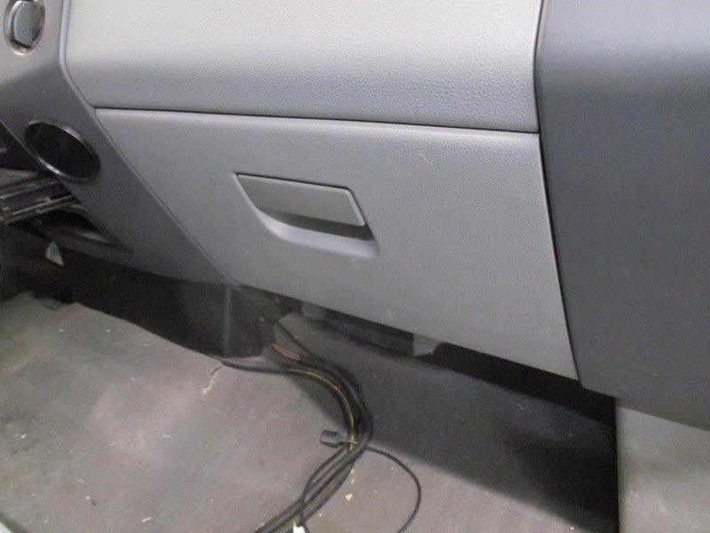 F150      2005 Glove Box 1679392