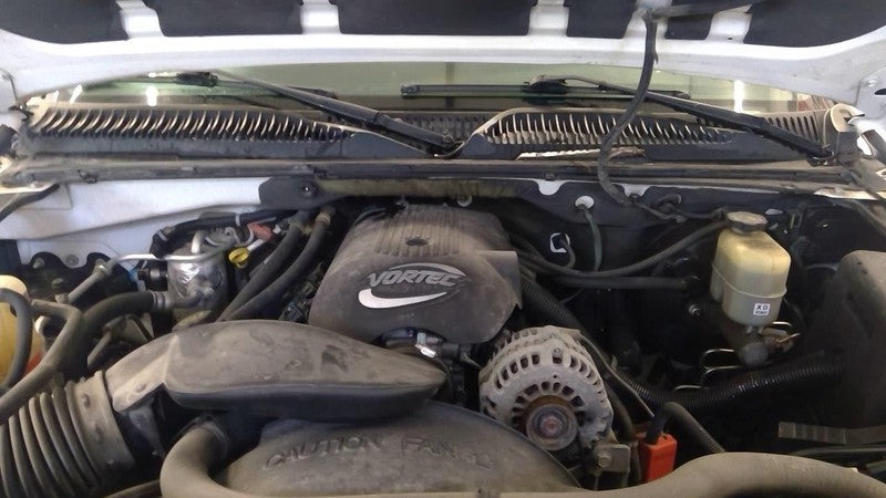 SUBURBN15 2001 Engine Cover 1876063