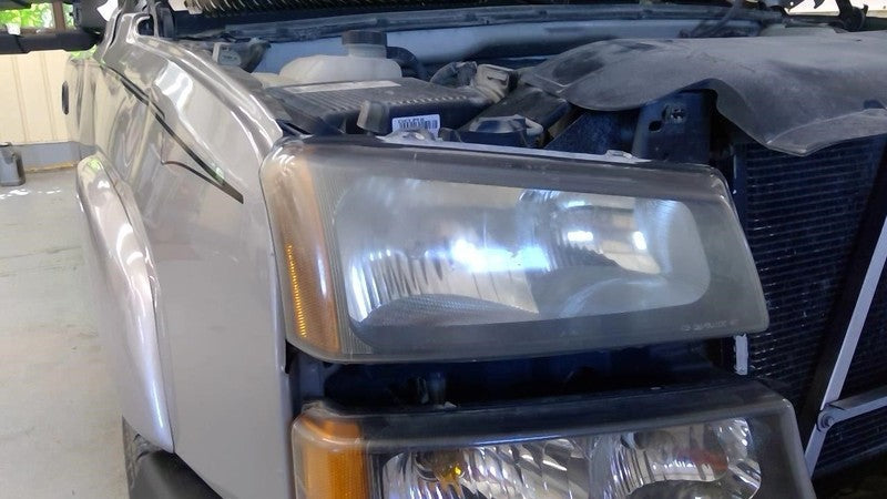 Passenger Headlight Classic Style Fits 05-07 SILVERADO 1500 PICKUP 191
