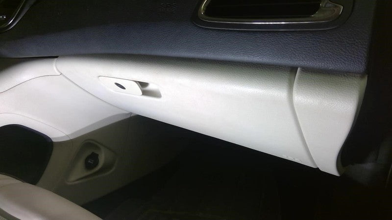 200       2015 Glove Box 1722653