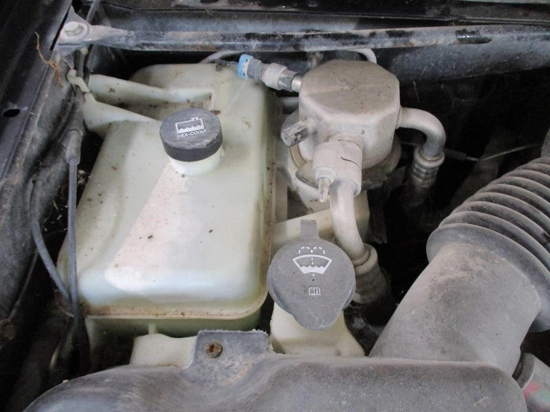 Brake Master Cylinder Fits 03-06 SSR 1727044