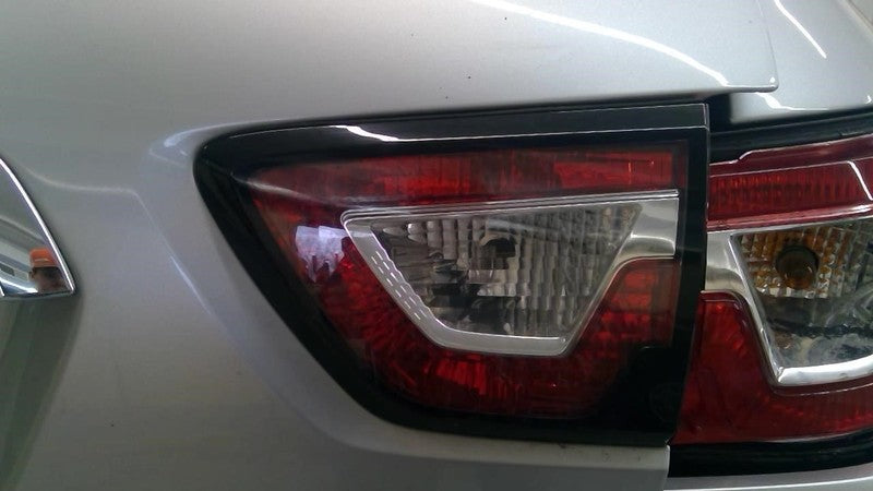 Passenger Right Tail Light Lid Mounted Fits 13-17 TRAVERSE 1738487