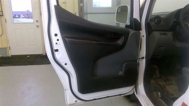 NV200     2013 Front Door Trim Panel 1636453