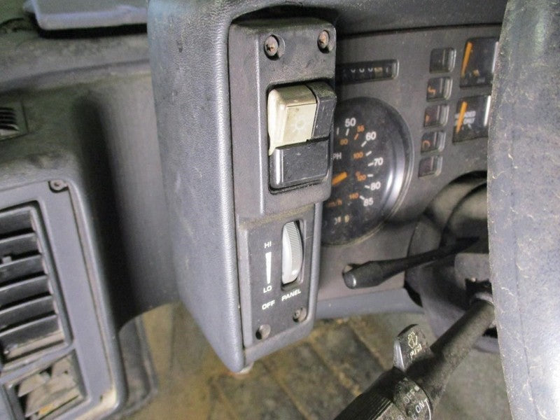 FIERO     1987 Dash/Interior/Seat Switch 1679867