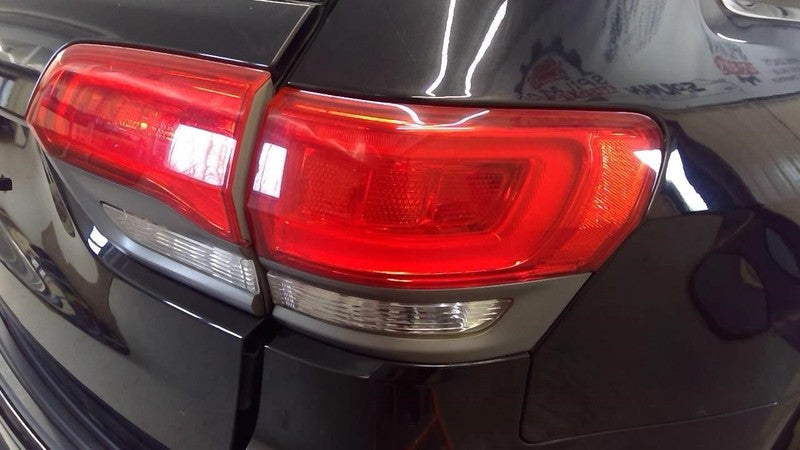 Passenger Tail Light Quarter Panel Mounted Fits 14-16 GRAND CHEROKEE 1