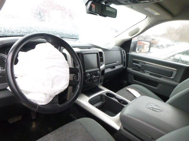 RAM1500   2016 Front Door Trim Panel 1618766