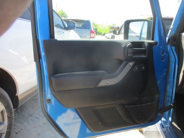 WRANGLER  2016 Front Door Trim Panel 1572458