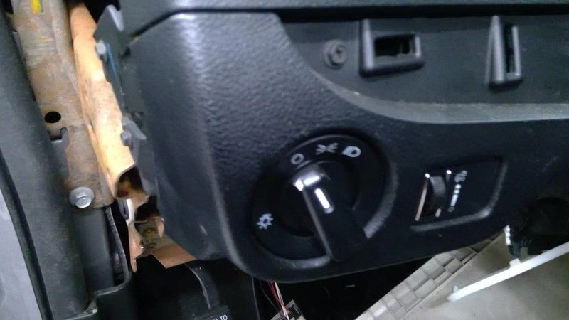 CARAVAN   2014 Dash/Interior/Seat Switch 2024265