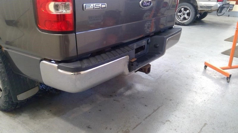 Fuse Box Engine Right Hand Kick Panel Fits 05 FORD F150 PICKUP 1731088