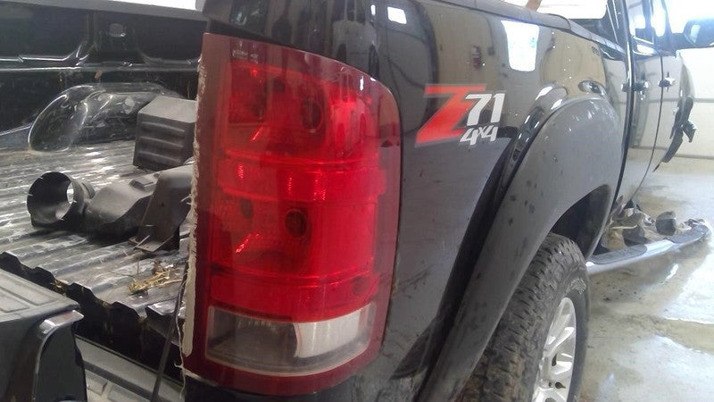 Passenger Tail Light Pickup With Box Fits 07-14 SIERRA 2500 PICKUP 200