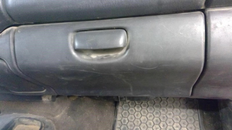 DAKOTA    2000 Glove Box 1723456