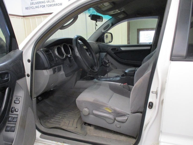 Seat Belt Front Bucket Driver Buckle Sport Fits 03-04 4 RUNNER 1874116