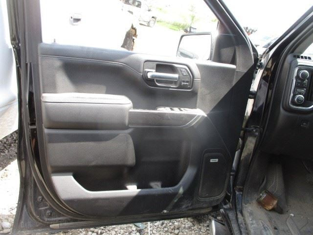 SILVRDO15 2019 Front Door Trim Panel 1588303