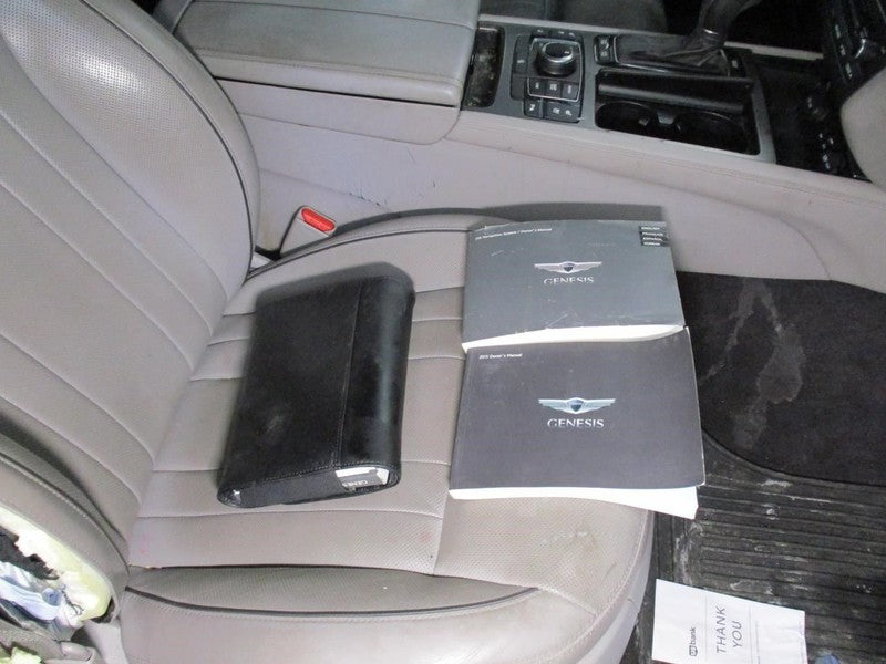GENESIS   2015 Owners Manual 1670502