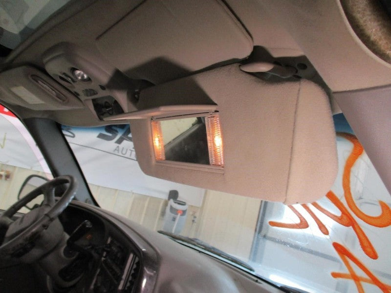 Passenger Sun Visor Illuminated On-off Vanity Lamp Fits 00-02 YUKON 16