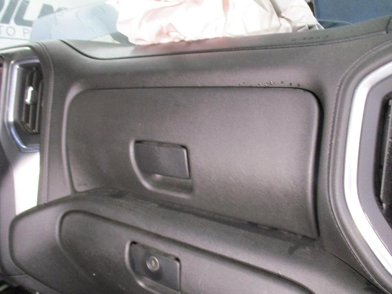 SILVRDO15 2019 Glove Box 1682936
