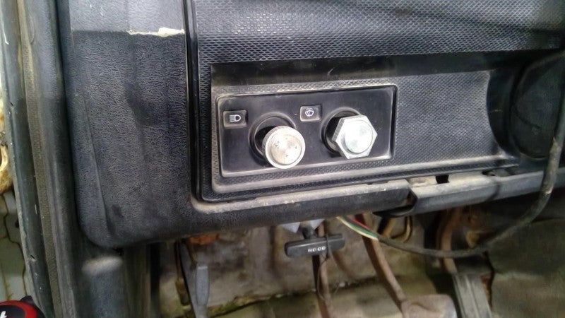 F250      1982 Dash/Interior/Seat Switch 1734761