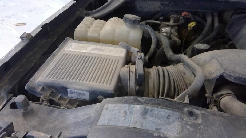 Air Cleaner With High Capacity Opt K47 Fits 99-08 SIERRA 1500 PICKUP 1
