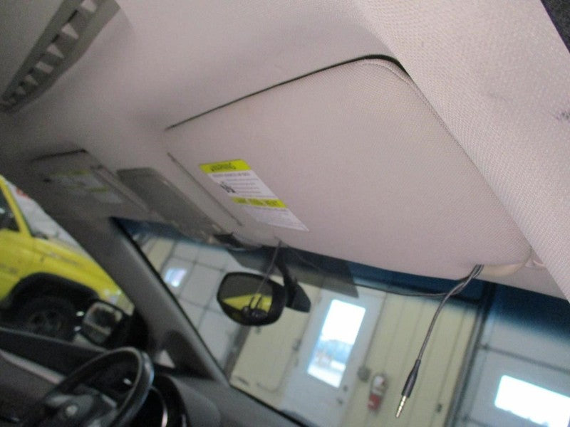 Passenger Right Sun Visor Illuminated Fits 06-14 TRIBECA 2016397