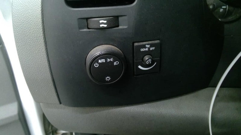 SILVRDO15 2009 Dash/Interior/Seat Switch 1944533